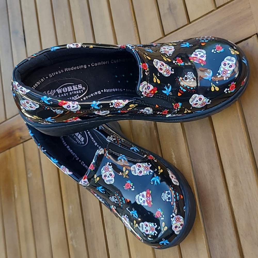 Sugar skull easy works slip resistant